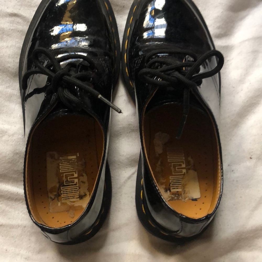Dr. Martens Black Patent Leather 3 Eye Oxfords with Air-Cushioned Sole. Size 6